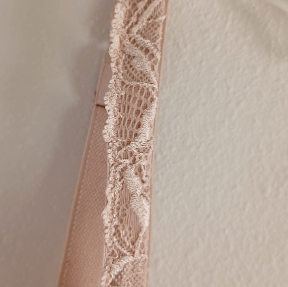 Bali Lace Lift Desire Unlined Bra, size 40D - Picture 6 of 16
